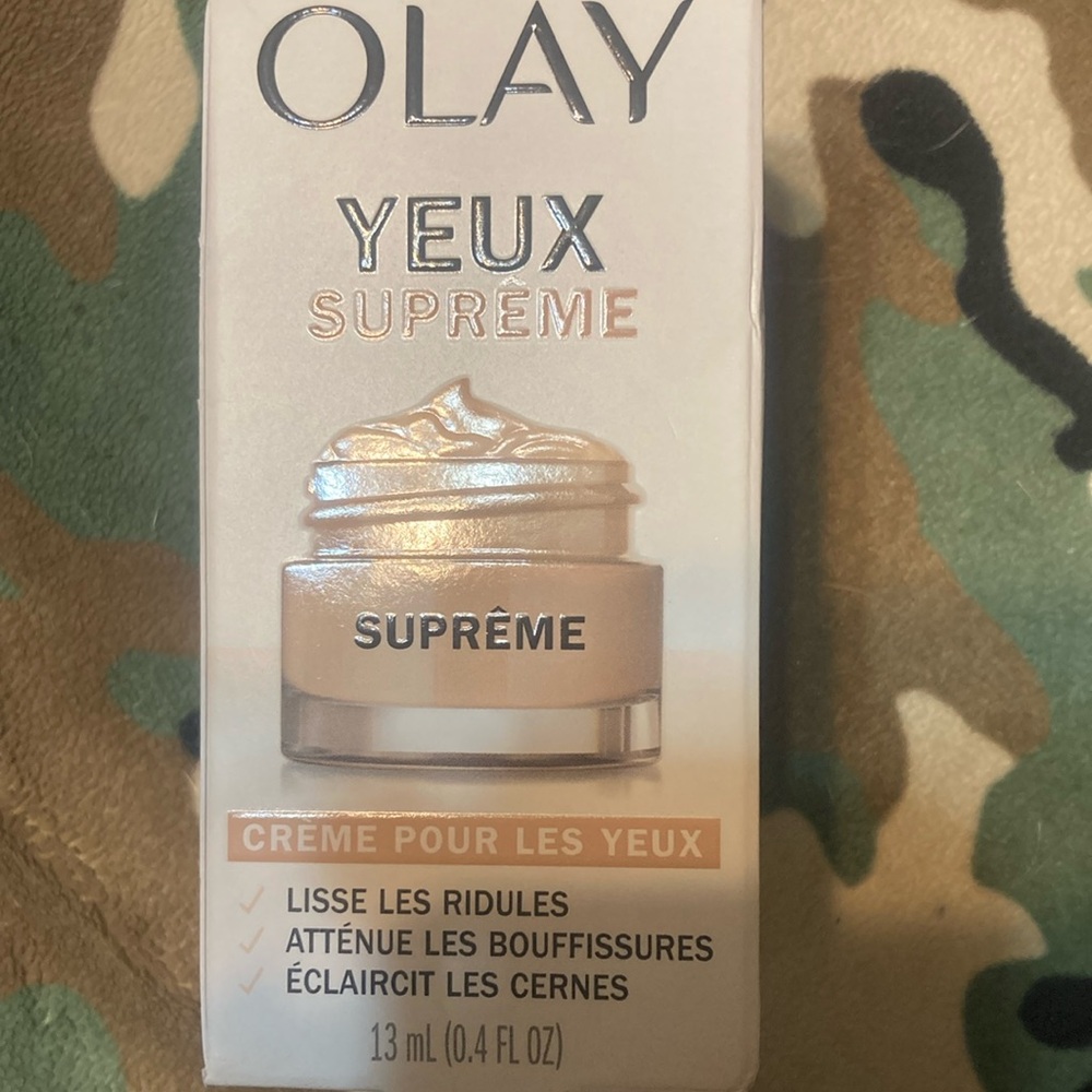 Olay Ultimate Eyes- Eye Cream for Wrinkles, Puffy Eyes, and Dark Circles - Picture 3 of 9